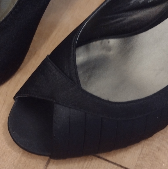 Mootsies Tootsie dressy sling back heels - Picture 2 of 4